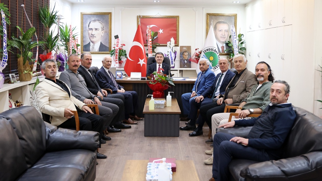 Zonguldak Mesleki ve Teknik Anadolu Lisesi Vakfı Yöneticileri ve Okul Müdürümüz Muhammet YILDIZ Zonguldak Belediye Başkanı Tahsin ERDEM'i Ziyaret Etti 1
