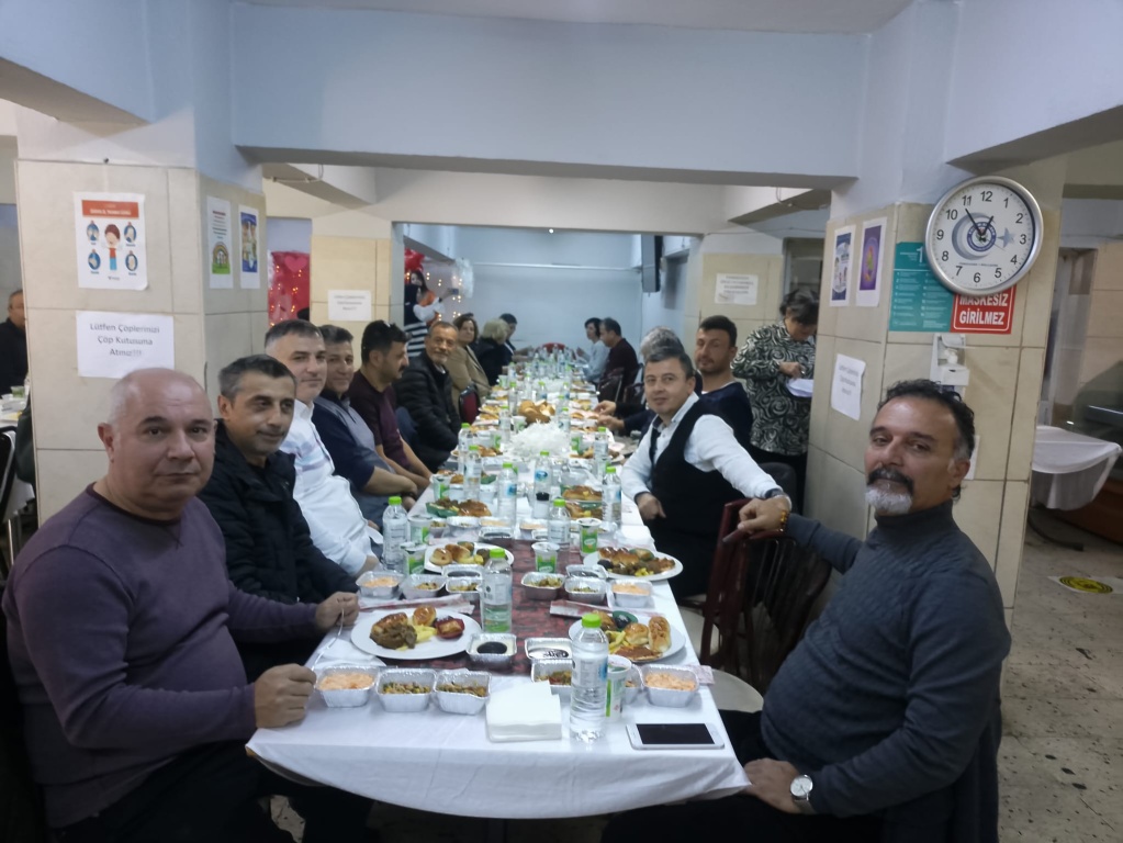 Okulumuzda Anlamlı Öğretmenler Günü Kutlaması: ZOTEV'in Değerli Katkılarıyla Coşku Dolu Anlar Yaşandı 1