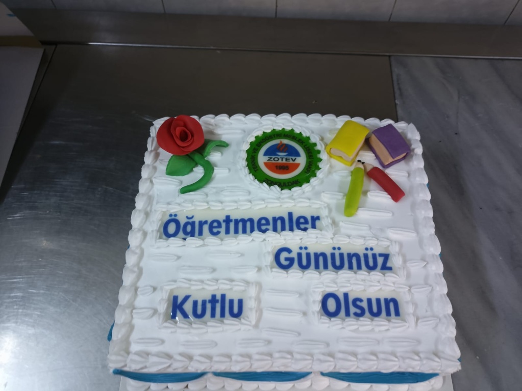 Okulumuzda Anlamlı Öğretmenler Günü Kutlaması: ZOTEV'in Değerli Katkılarıyla Coşku Dolu Anlar Yaşandı 2