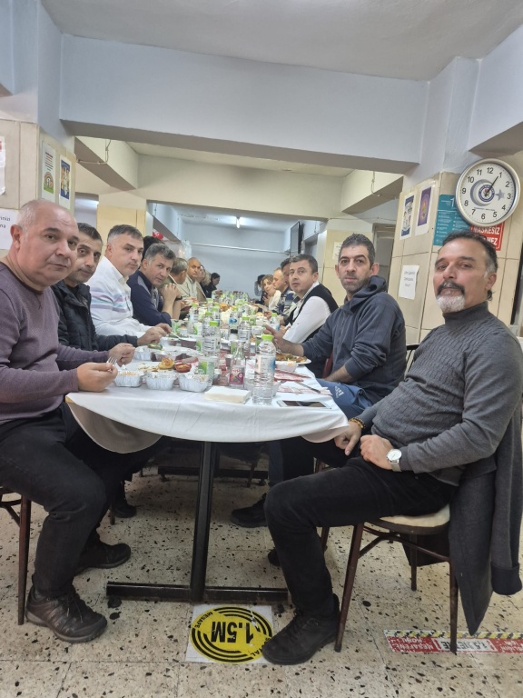 Okulumuzda Anlamlı Öğretmenler Günü Kutlaması: ZOTEV'in Değerli Katkılarıyla Coşku Dolu Anlar Yaşandı 8